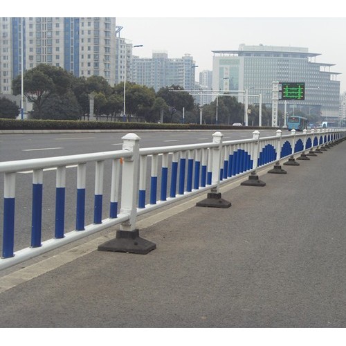 马路M型京式道路护栏锌钢京式护栏价格路中央护栏生产厂家