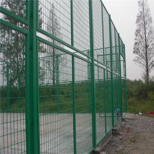 河北格华优质供应商-球场围网-体育场围栏包塑处理